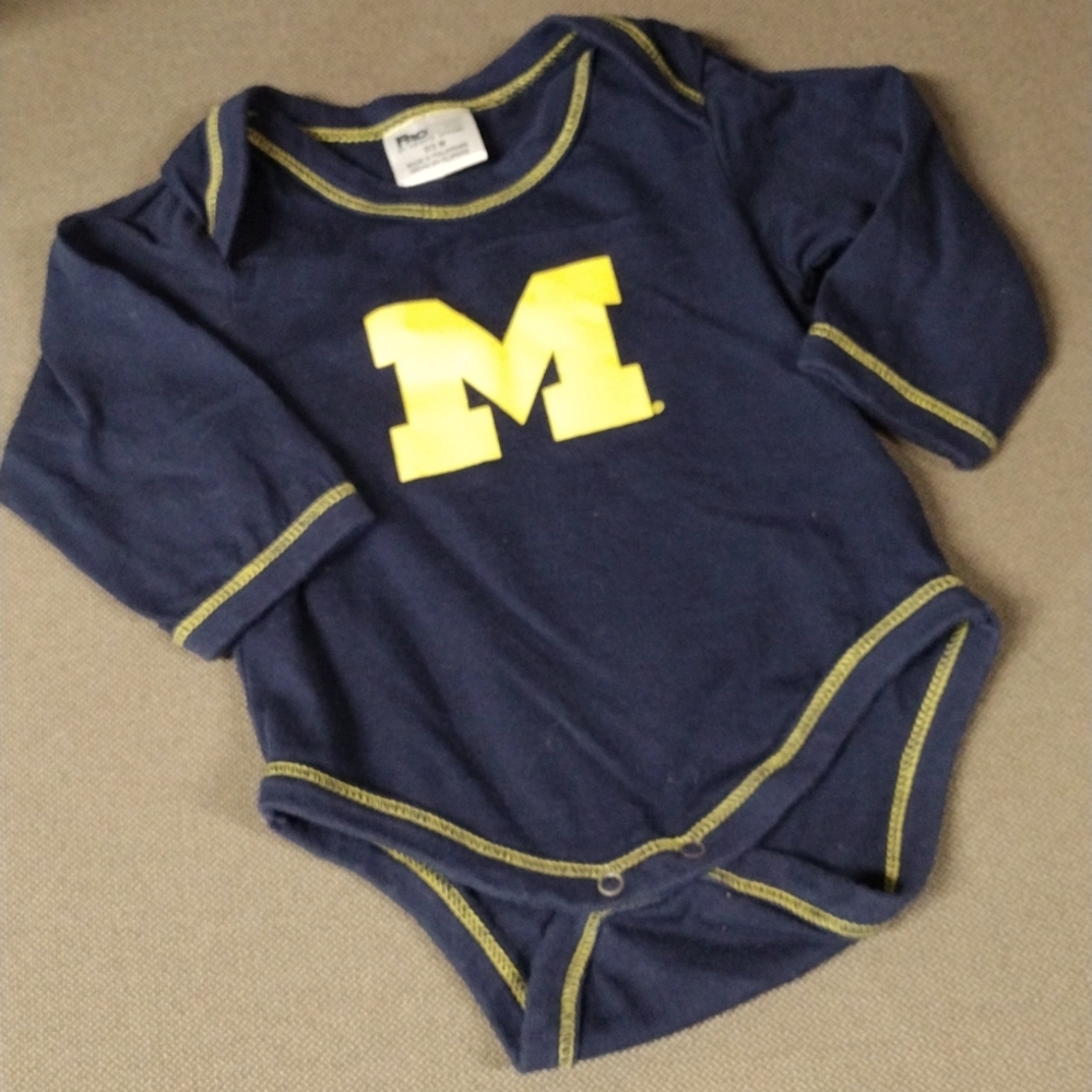 Michigan block M onesie 0/3m
